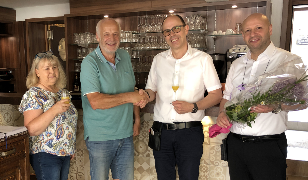 Zukunft Annweiler gratuliert Ristorante Da Angelo für 40 Jahre Geschäftsjubiläum
